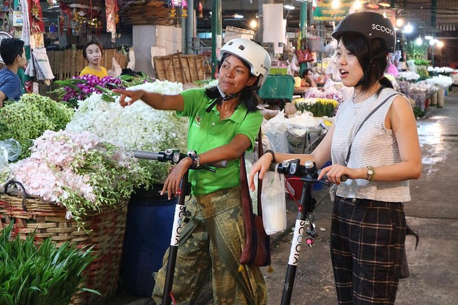 Bangkok at Night by Electric Scooter - Visiting Pak Khlong Talat