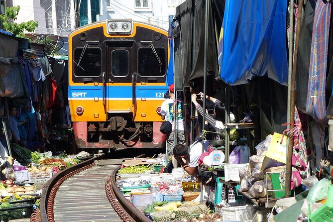 Bangkok: Floating Market and Train With Paddleboat Ride - Tour Itinerary