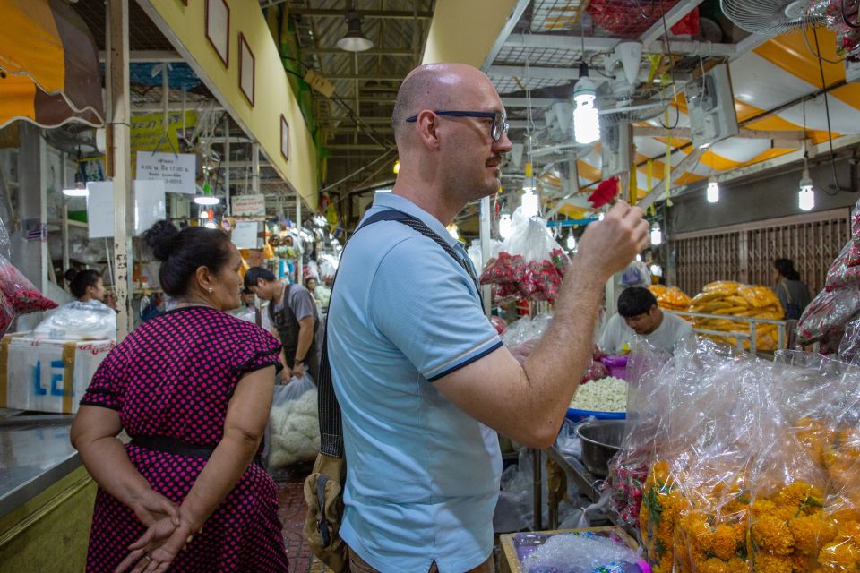 Bangkok: Markets, Temples and Food Night Tour by Tuk Tuk - Tour Exclusions