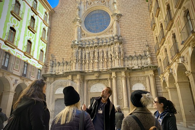 Barcelona to Montserrat: Guided Tour & Return Bus Transfers - Important Information