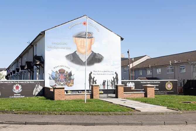 Black Taxi Tour and Crumlin Road Gaol Tour Combo - Meeting Point and End Point