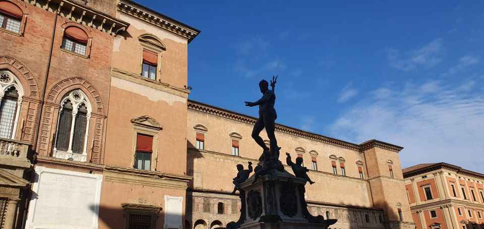 Bologna: Private Walking Tour With a Guide - Palazzo Poggi Exploration