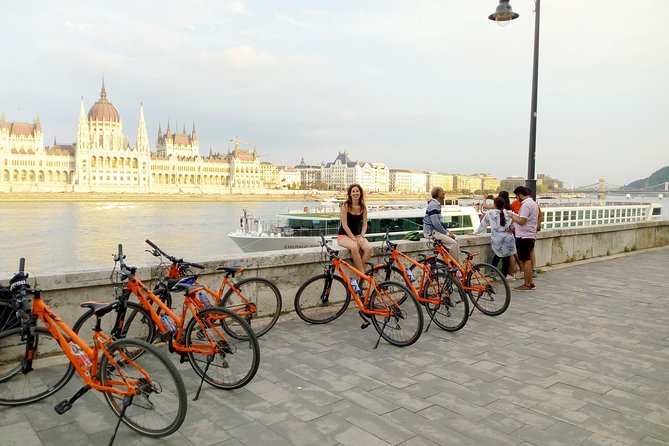 Budapest: Small Group Historic Downtown Bicycle Tour - Highlights of the Bicycle Tour