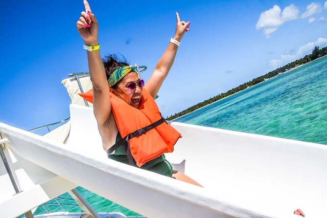 Catamaran Party Boat Half Day Trip With Snorkeling and Natural Pool - Customer Ratings
