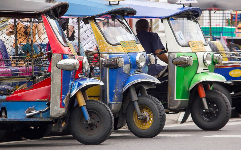 Chiang Mai: Half-Day Private City Tour by Tuk Tuk - Tha Phae Gate Exploration