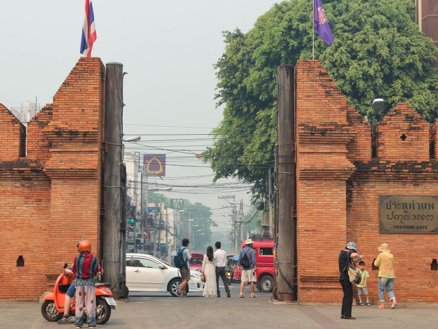 Chiang Mai: Tuk-Tuk Evening Tour With Temples & Street Foods - Wat Suan Dok Temple