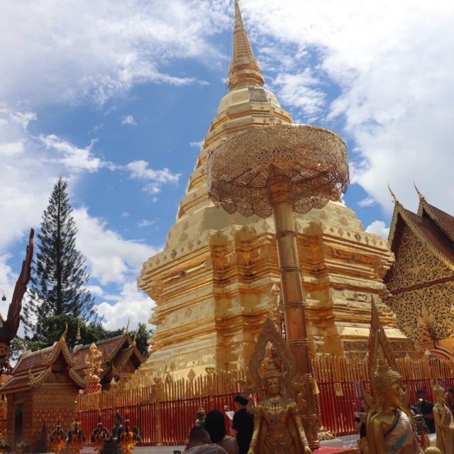 Chiang Mai: Wat Pha Lat & Wat Phra That Doi Suthep Tour - Ascending to Wat Phra That Doi Suthep