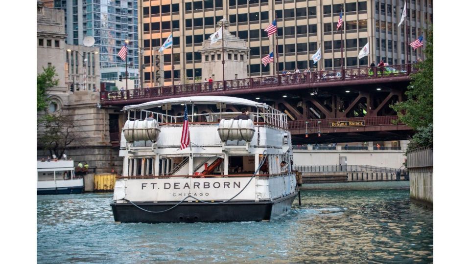 Chicago: Architecture Boat Tour With Drinks - Boat and Route Details