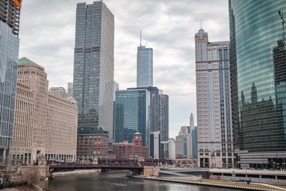 Chicago Architecture Experience by Train - Discovering the Citys Historic Stations