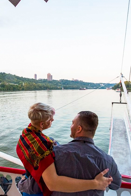 Cincinnati: Riverboat Cruise With Lunch and Entertainment - Seasonal Lunch Menus