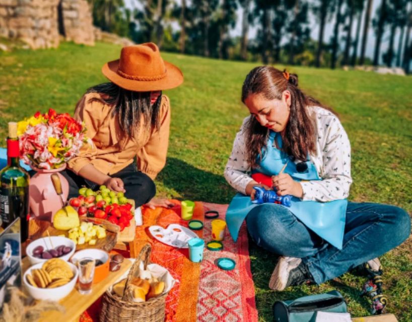 Cusco: Archaeological Sites + Picnic + Painting - Painting the Pucara Bulls