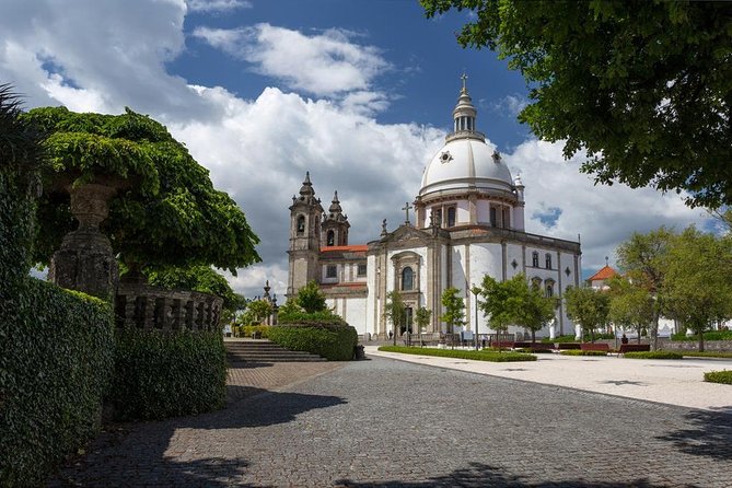 Day Trip to Braga and Guimarães From Porto - Enjoying Local Lunch