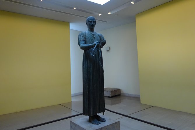 Delphi With Professional English Guide and Transportation - Professional English-Speaking Guide
