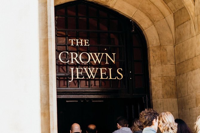 Early Access Tower of London Tour With Opening Ceremony & Cruise - Viewing the Crown Jewels