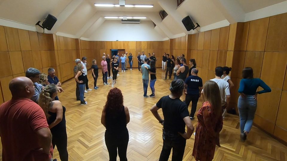 Faro: Private or Group Dance Lessons (Salsa, Bachata, Kizomba) - Supportive and Inclusive Environment