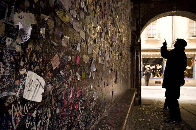 Fascinating Verona: in the Footprints of Romeo and Juliet - Visiting Juliets Iconic Balcony