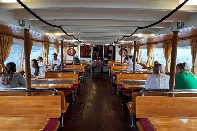 Fish Picnic: Elafiti Island Hopping Cruise With Home-Made Lunch - Onboard Dining