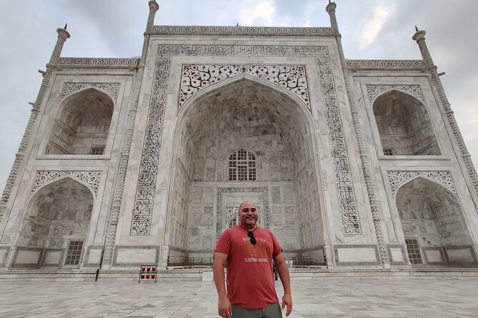 From Delhi: Sunrise Tour of Taj Mahal, Agra Fort & Mini Taj | 12h - Included in the Package