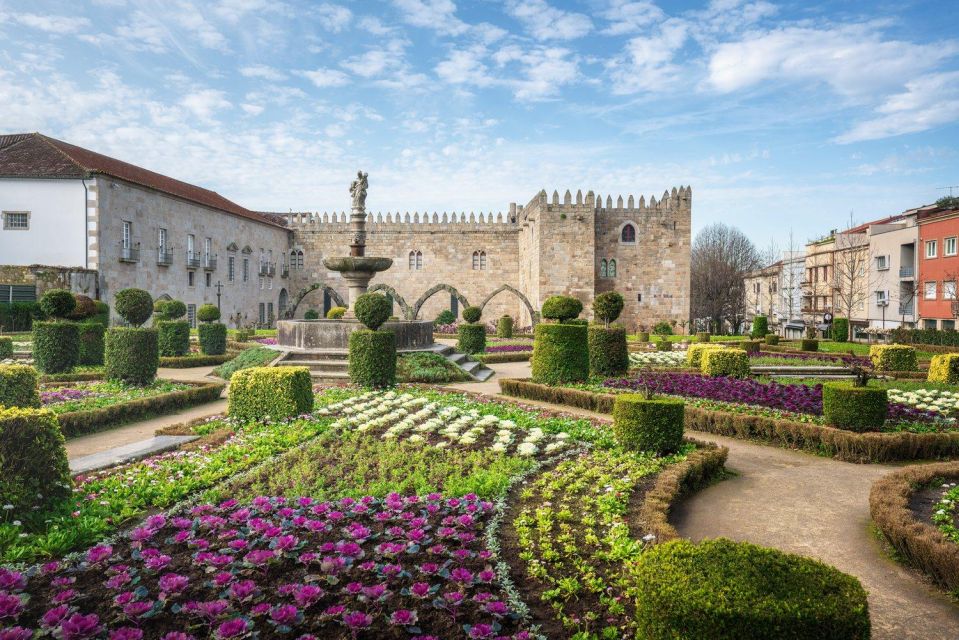 From Porto: Minho Guimarães/Braga Full Day All-Inclusive Tour - Guimarães Castle