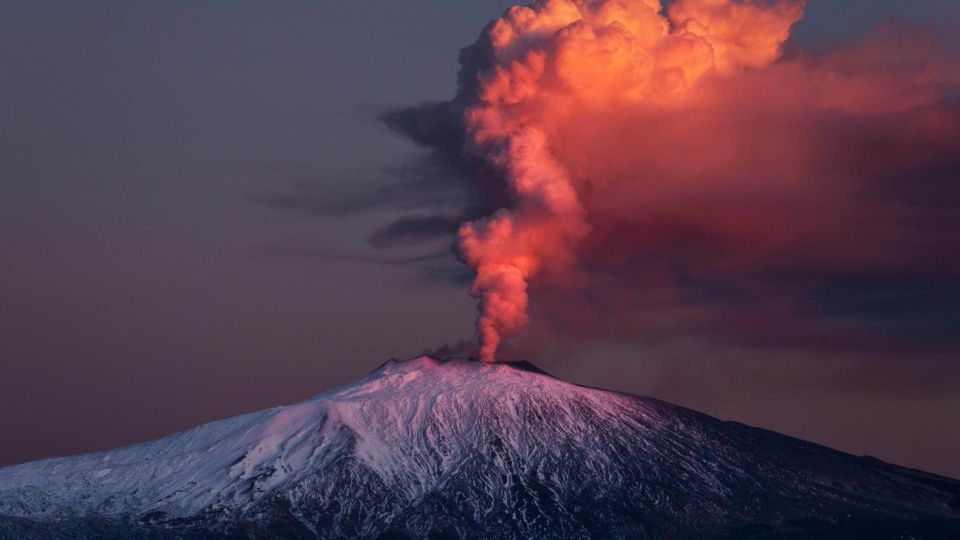 From Syracuse: Mount Etna, Taormina, Isola Bella Audio-Guided Tour - All-Weather Tour Schedule