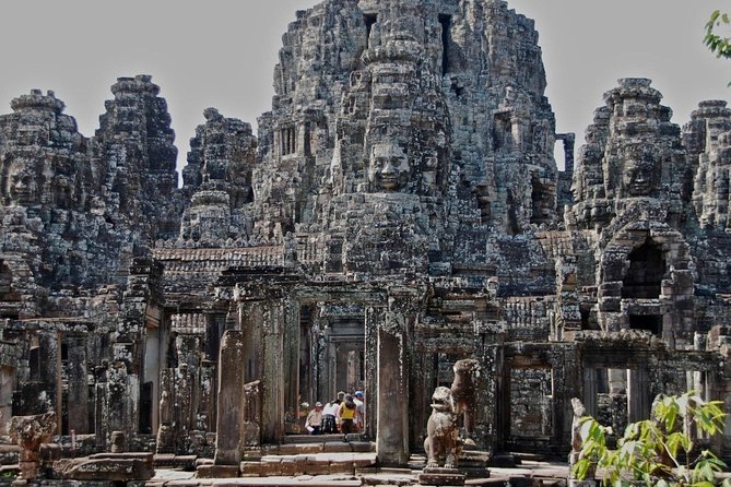 Full-Day Angkor Wat Sunrise Private Tour With Guide From Siem Reap - Witnessing the Sunrise