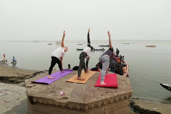 GROUP YOGA CLASS - BEGINNER / ADVANCED - Sunrise YOGA With Ayush in Varanasi - Personalized Yoga Instruction