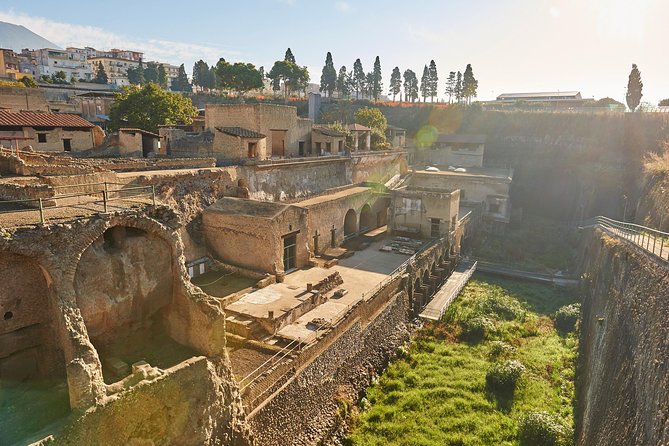 Guided Day Tour of Pompeii and Herculaneum With Light Lunch - Itinerary