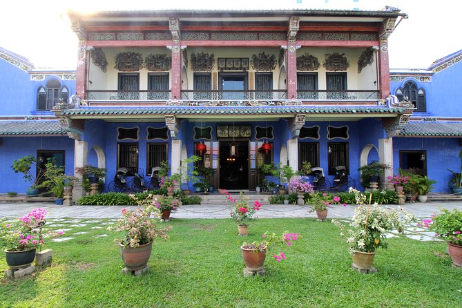 Guided Tour of Cheong Fatt Tzes Blue Mansion in George Town - Exploring the Opulent Courtyards