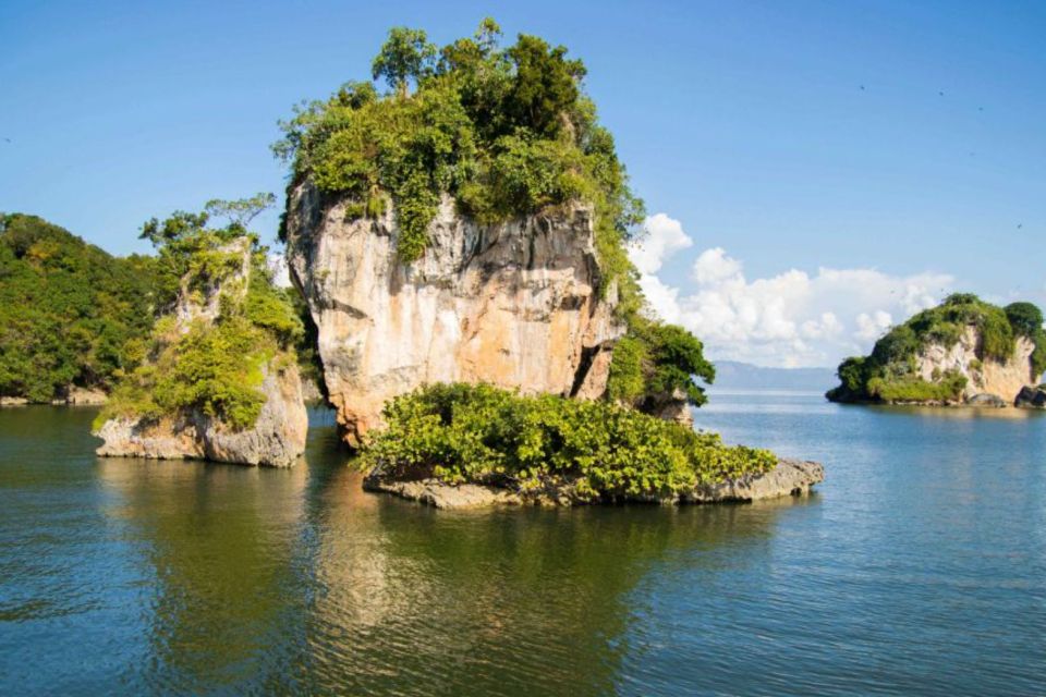 Haitises + Cayo Levantado (Bacardi Island) - Exploring Los Haitises National Park