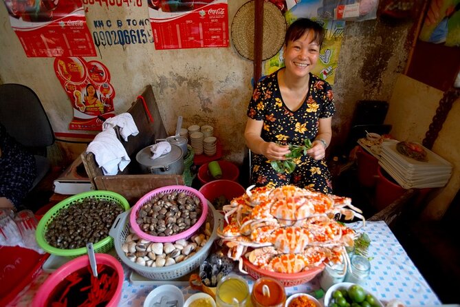 Hanoi Food Lovers Walking Tour: Street Food Experience With 5 Food Stops - Visiting Dong Xuan Market