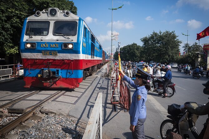 Hanoi On the Tracks Photo Tour - Booking and Pricing Details