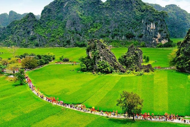 Hoa Lu Tam Coc Full-Day DELUXE Tour Including BUFFET LUNCH & River Boat Ride - Included in the Price