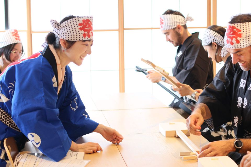 [Input TEXT TRANSLATED INTO English]:"Tokyo Shami" - Let's Make a Mini Shamisen and Play It! - Assembling the Mini Shamisen