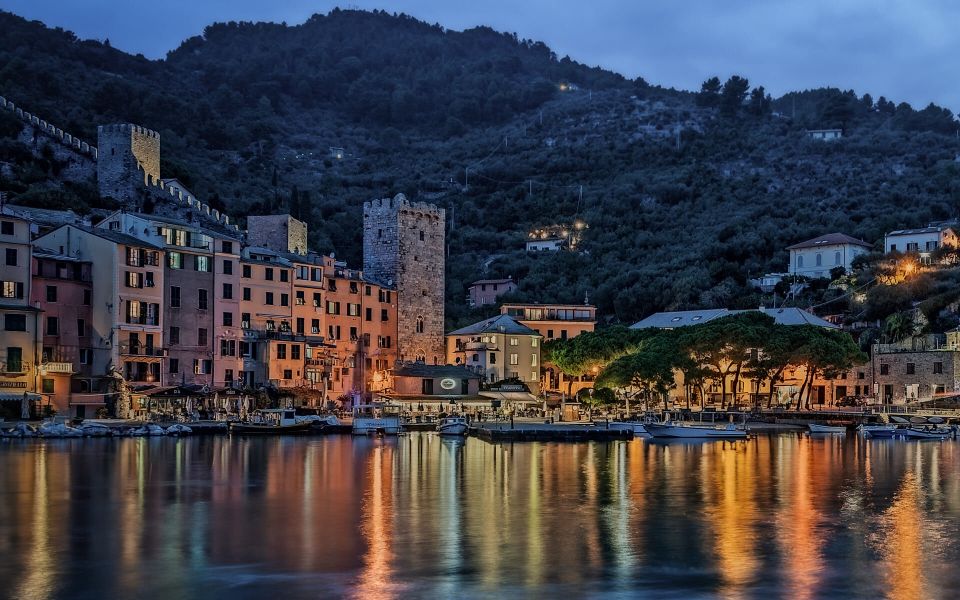 La Spezia: Sunset Boat Tour With Aperitif - Free Time in Portovenere