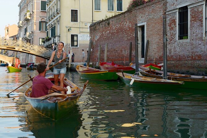 Learn to Row in the Canals of Venice - Boatyard Run by Association