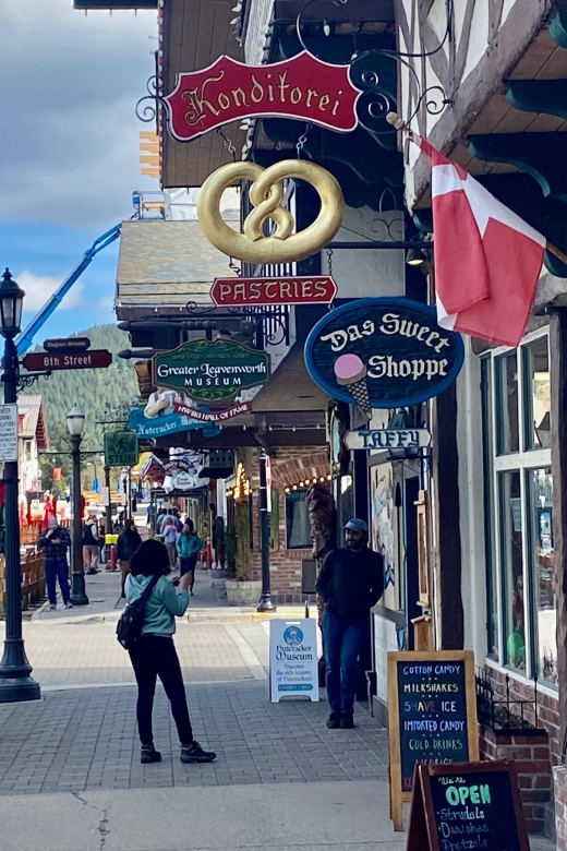 Leavenworth: German-Themed Self-Guided Audio Walking Tour - Leavenworths Bavarian Transformation