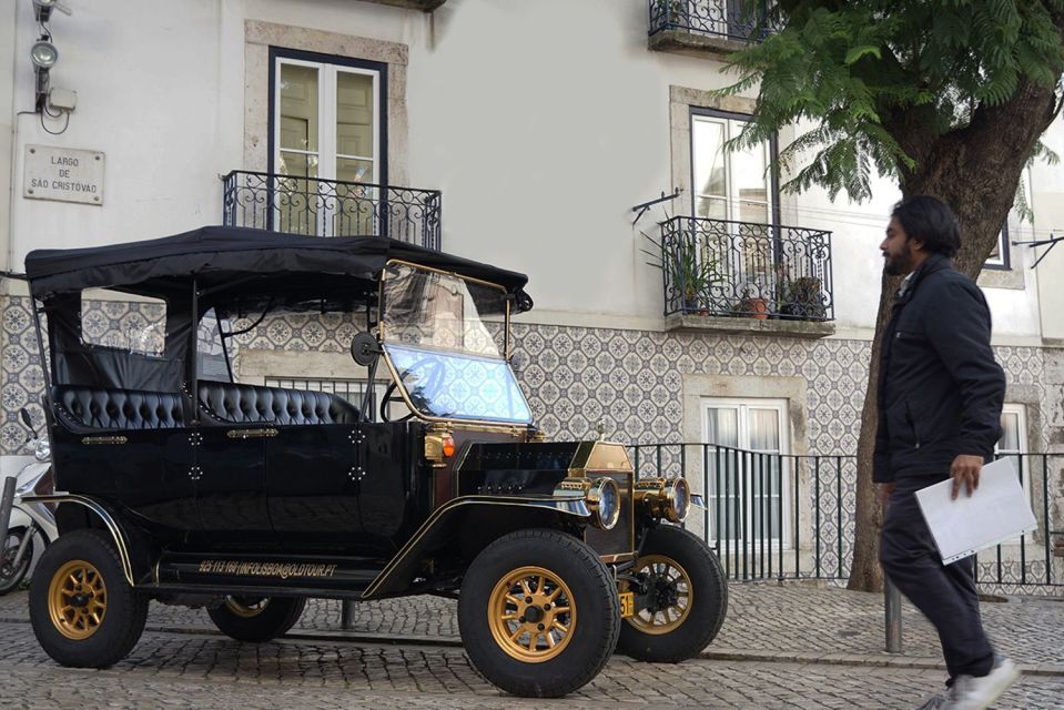 Lisbon: Private Sightseeing Tour in a Vintage Tuk Tuk - Visiting Iconic Landmarks