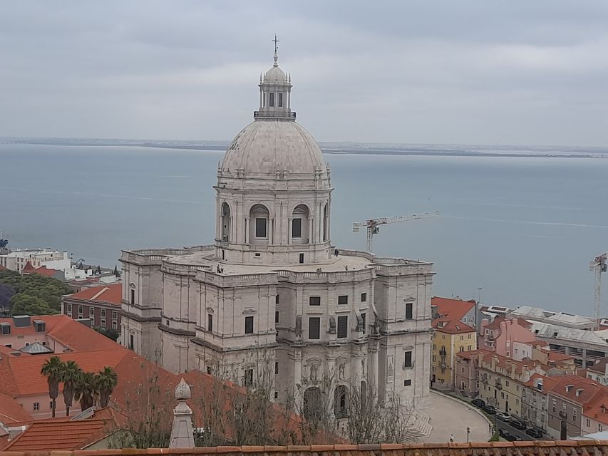 Lisbon: Private Tuk-Tuk Tour for 2 Hours - Exploring Alfama, Graça, and Mouraria