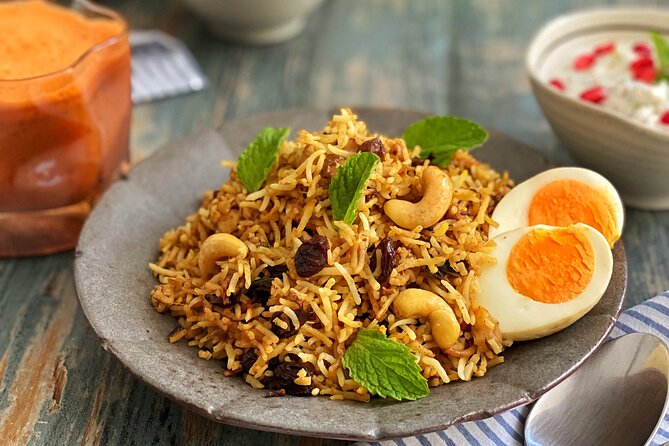 Local Cuisine Cooking Class in Singapore - Class Size and Accommodations