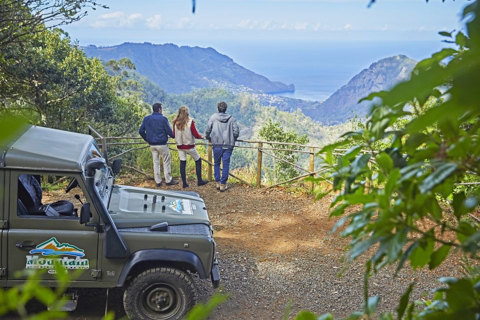 Madeira: Pico Arieiro Sunrise Private Jeep Tour - Tour Description