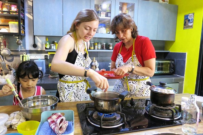 Market Visit & Private Hands-on Cooking Class at Daun Senja - Hands-on Instructions