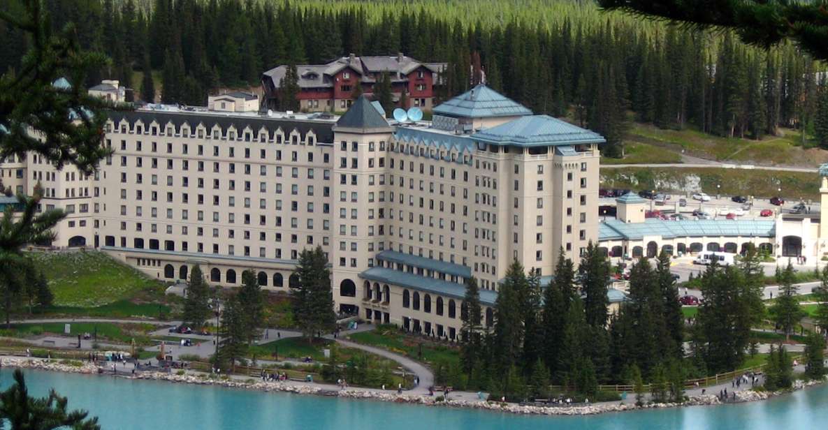 Minivan Airport Shuttle: Lake Louise <---> Calgary - Airport Pickup