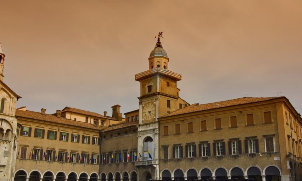 Modena: Private Walking Tour With a Guide - Discovering Modenas UNESCO World Heritage Sites