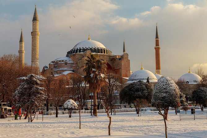 Morning Istanbul: Half-Day Tour With Blue Mosque, Hagia Sophia, Hippodrome and Grand Bazaar - Included in the Tour