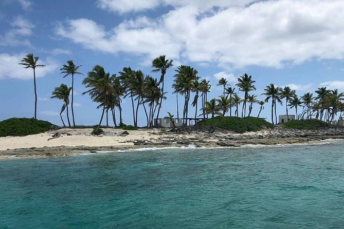 Nassau Bahamas Private Boat Charter to Rose Island - Captain and Crew Performance