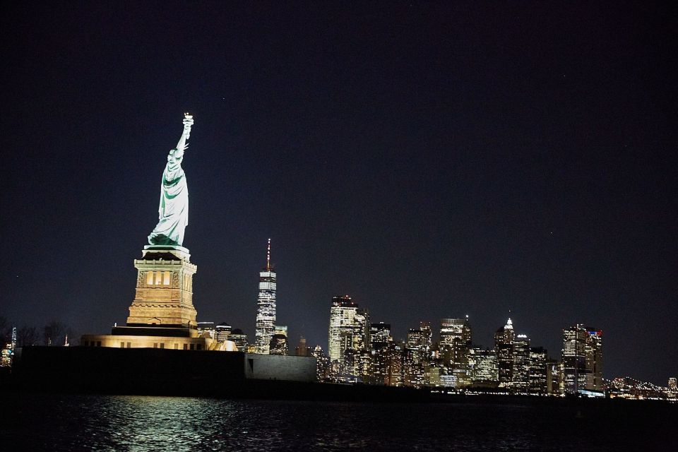 Nyc: City Lights Yacht Cruise With Drink Included - Statue of Liberty Sightseeing Cruise