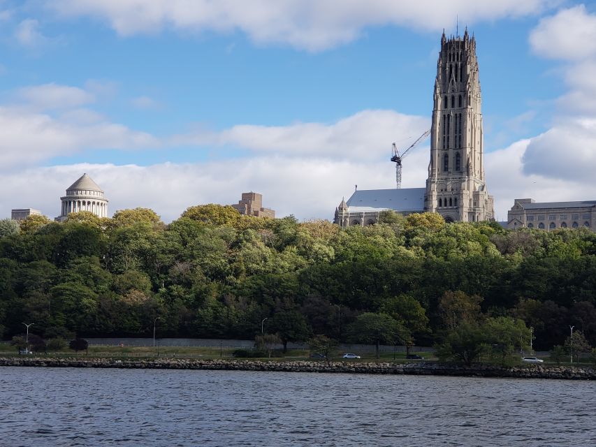 NYC: Hudson River Fall Foliage Sailing Trip - Colorful Fall Foliage Views