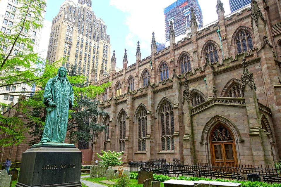 NYC Private Tour Historic Manhattan and Financial District - Wall Streets Powerful Buildings