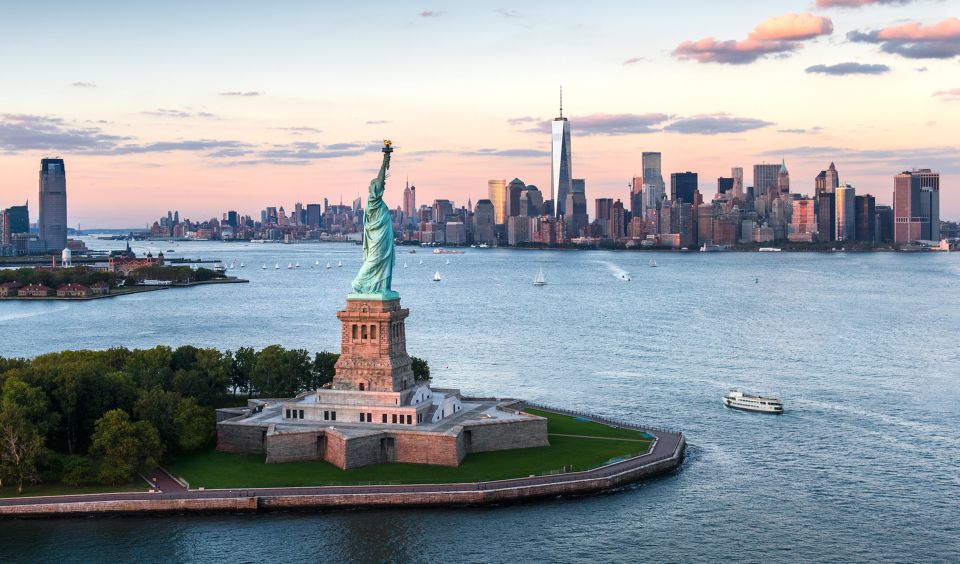 NYC: Visit Statue of Liberty & 3h Manhattan Walking Tour - Statue of Liberty and Ellis Island