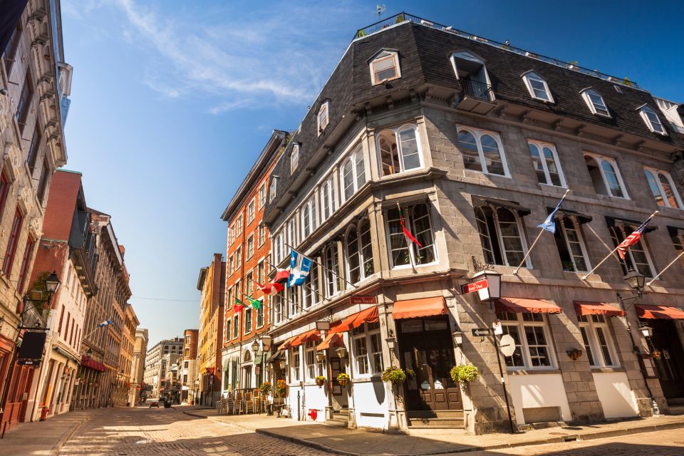 Old Quebec: First Discovery Walk and Reading Walking Tour - Navigation Through App